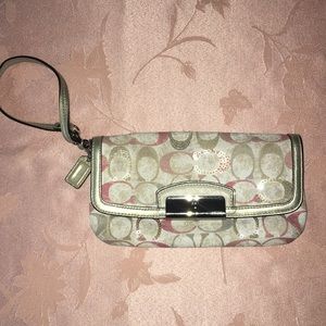 Signature COACH wallet/wristlet